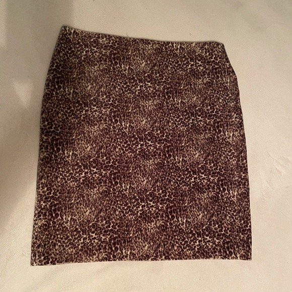 Velvety leopard print skirt - Picture 2 of 7